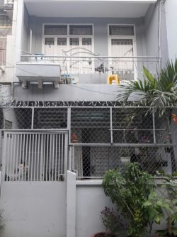 ban nha dep duong le tu tai 4m x 17m p4 q phu nhuan 5 ty