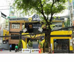 cho thue mat bang quan 3 mat tien duong vo van tan17x30 3 tang gia 16 000 usd thang