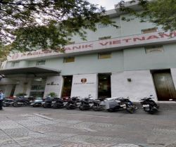 cho thue nha mat tien duong nguyen du 18x15m 3 lau gia 30 000 usd  thang