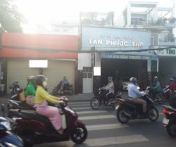 cho thue nha mat tien le quang dinh phuong 11 quan binh thanh dt 7mx37m 1 tret 2 lau gia 80 trieu thang