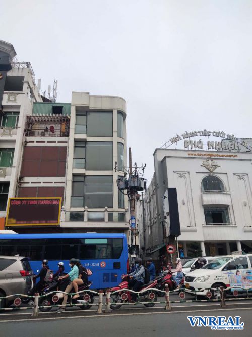 cho thue nha duong phan dang luu phu nhuan 5x27m 4 lau 150 trieu  thang 