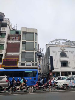 cho thue nha duong phan dang luu phu nhuan 5x27m 4 lau 150 trieu  thang 