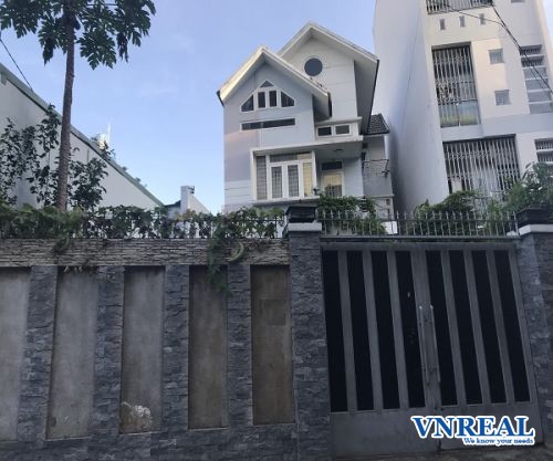 cho thue biet thu mat tien duong nguyen trung truc q binh thanh  dt  9x30m  1 ham tret 2 lau mai  gia  80 trieu