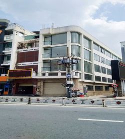 cho thue mat bang 2 mat tien duong phan dang luu dien tich 5x30m 3 lau gia 7000usd th