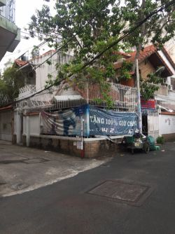 cho thue nha goc 2 mt hem hoang van thu