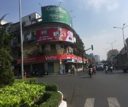 cho thue nha bach dang 15 x 25 m 1 tang 12000 usd thang