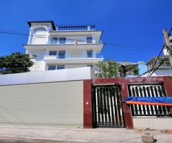 cho toa nha van phong mat tien duong bui thi xuan 10x15 m2 khuon vien rong 4 lau 300 trieu