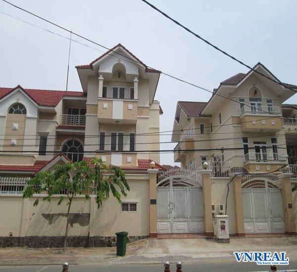  ??biet thu cho thue  ??quan 2 khu compound duong nguyen van huong gia 5000usd