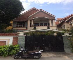 cho thue biet thu phuong dien  ??quan 2 duong nguyen u di gia 2500usd