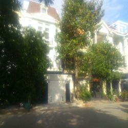 cho thue nha biet thu luong dinh cua q2 gia 40tr