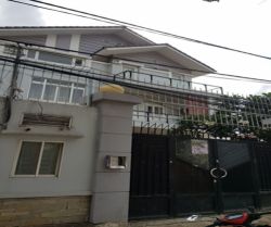 cho thue biet thu thao dien quan 2 dt  20x30 1 tret 2 lau gia  3500usd thang