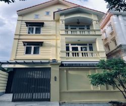 cho thue biet thu nguyen van huong thao dien quan 2 dt  85x22m gia 3000usd