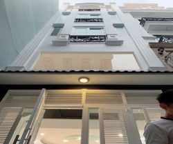 ban nha hem nhieu tu 4x12m 4 lau gia 9 5 ty