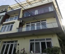 cho thue nha mat tien duong xa lo ha noi p  thao dien 42x31m 2 lau  gia 2300 