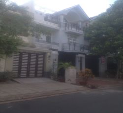 cho thue  ??biet thu  ??quan 2  mat tien duong do phap thuan gia 45tr