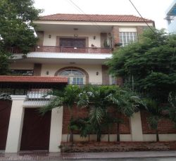 biet thu cho thue quan binh thanh mat tien noi bo duong d2 gia 3500usd