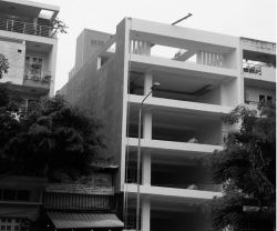 cho thue mat bang phan xich long quan phu nhuan dien tich 8x16m gia  8000 usd