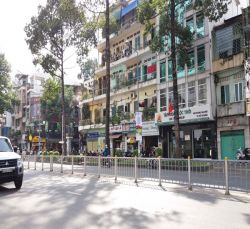 cho thue nha mat tien tran hung dao quan 1