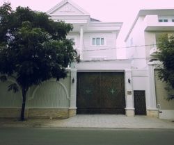 cho thue biet thu quan 2 duong nguyen van huong 5000usd