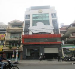 nha cho thue  ??quan binh thanh mat tien duong d2 gia 175tr