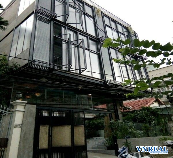 cho thue  ??biet thu  ??quan 2 khu compound duong quoc huong gia 3000usd