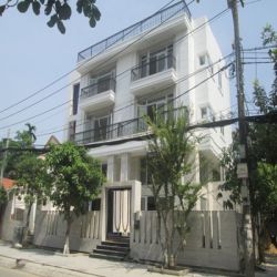 cho thue  ??biet thu  ??quan 2 mat tien duong vo truong toan  gia 5000usd