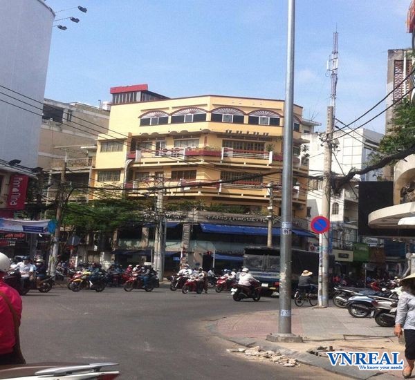 nha cho thue quan 3 mat tien duong hai ba trung  phuong 8 quan 3