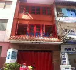 cho thue nha quan 1 mat tien duong ho tung mau quan 1 gia 225 tr thang