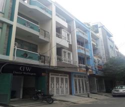 nha cho thue quan phu nhuan duong hoa hong dien tich 42x16m 1 tret 5 lau gia  35tr  thang