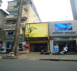 cho thue mat bang quan 1 mat tien duong le loi gia 7000  thang