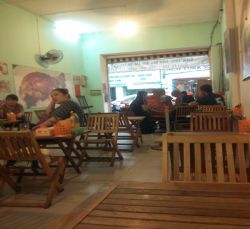 cho thue nha mat tien duong le van sy quan phu nhuan 