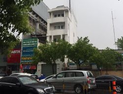 nha cho thue mat tien nguyen van troi 6x22 gia 4000usd th