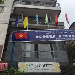 cho thue nha mat tien nguyen van troi4x8 4tang  gia 1500usd th