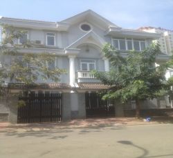 cho thue biet thu quan 2 goc 2 mat tien duong so 19 gia 3500usd