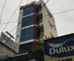 cho thue nha mat tien ql13 8x8 1tret 5lau  gia 30tr th