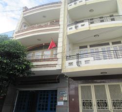 cho thue nha  ??quan binh thanh duong nguyen huu canh gia 25tr