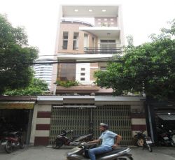  ??cho thue nha quan binh thanh mat tien duong nguyen van lac gia 65tr