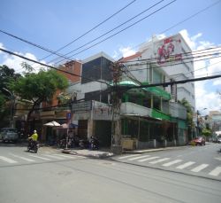 cho thue nha quan 1 mat tien duong tran nhat duat gia 3500  thang