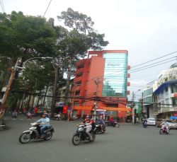 cho thue nha quan 1 mat tien duong tran quang khai gia 91tr thang