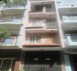 cho thue nha  ??quan binh thanh mat tien noi bo duong nguyen huu canh gia 38tr