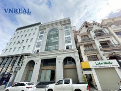 cho thue nha duong huynh lan khanh 15 x 16m 1 ham tret lung 5 lau 20 000 usd thang