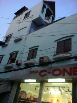 cho thue nguyen can 2 mt duong cach mang thang 8 q 3  gan cv le thi rieng 4x14m 3 lau 50tr  thang