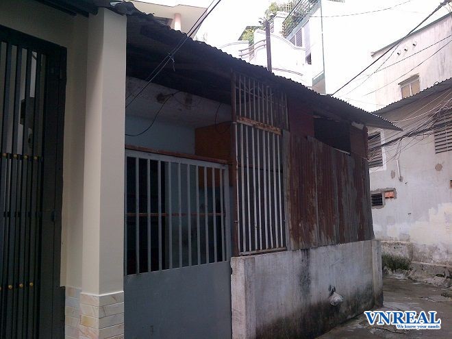 ban nha cap 4 tien xay moi hem duong cmt8 phuong 5 quan tan binh