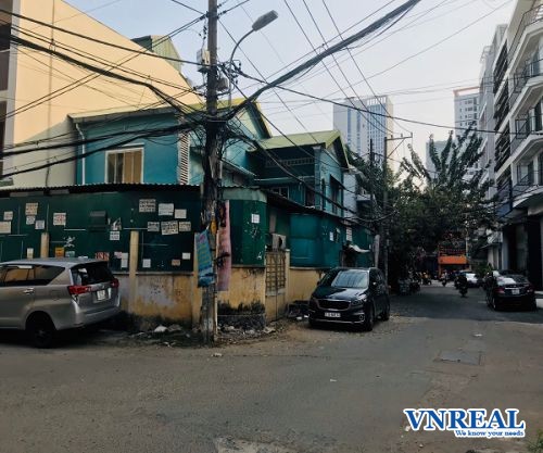 cho thue nha quan binh thanh goc 2mt duong d3 p25 binh thanh  dt  8x20m gia  50 trieu