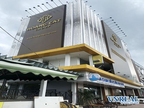 cho thue toa nha duong pham van dong dien tich 65x18m 4 lau 1 ham gia 210tr th