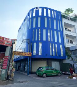 cho thue mat bang 2 mat tien duong thich quang duc dien tich 65x14m 3 lau gia 75tr th