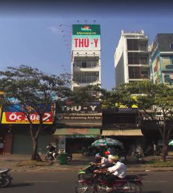 cho thue nha mat tien dien bien phu dien tich 37x18m 6 lau gia 50tr th