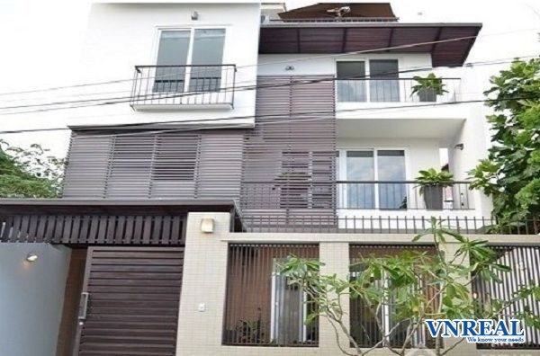 can ban nha mat tien luong huu khanh phuong pham ngu lao quan 1