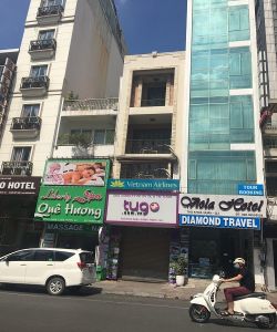 cho thue nha mat tien quan 1 duong thu khoa huan phuong ben thanh quan 1 gia 8 000 usd