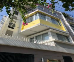 ban nha hem xe hoi duong tran quang dieu  phuong 14 q 3  tphcm dien tich   7 6m x 15 3m  gia chi   8 3 ty